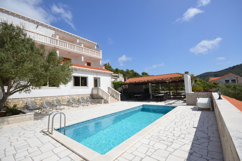 Villa Castello Zrnovo Ngoại thất bức ảnh