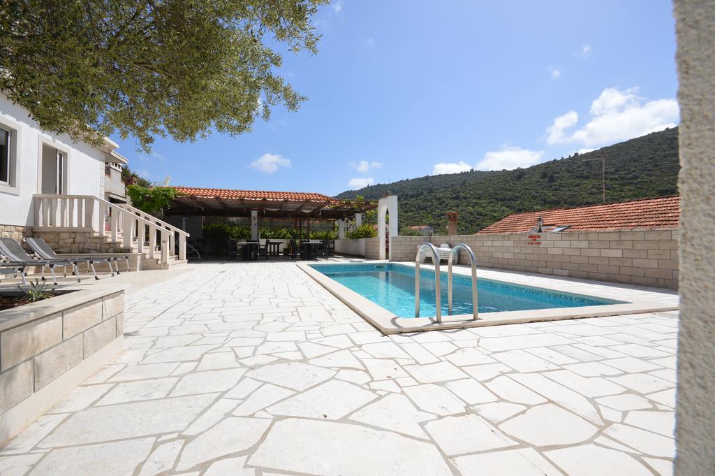 Villa Castello Zrnovo Ngoại thất bức ảnh