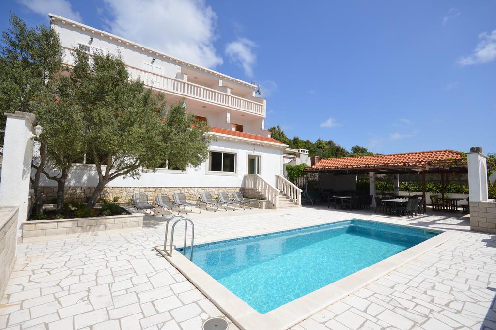 Villa Castello Zrnovo Ngoại thất bức ảnh