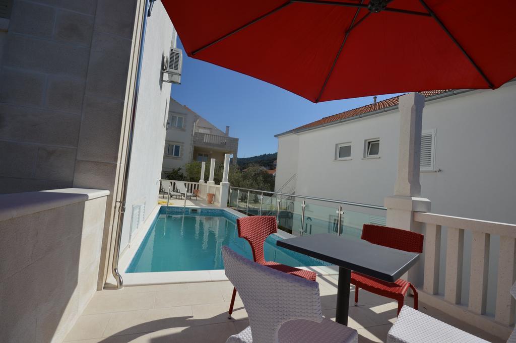 Villa Castello Zrnovo Ngoại thất bức ảnh