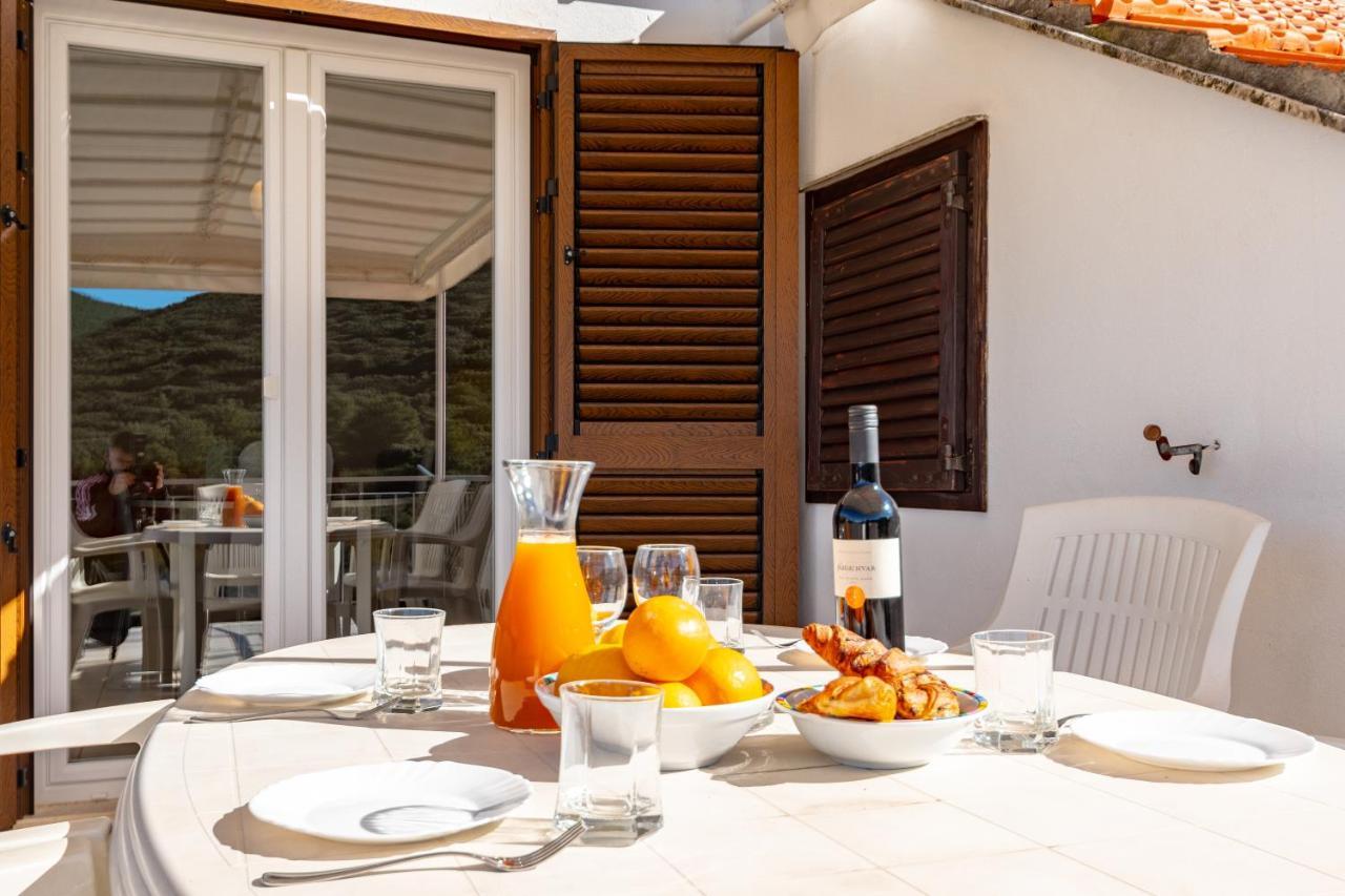 Villa Castello Zrnovo Ngoại thất bức ảnh